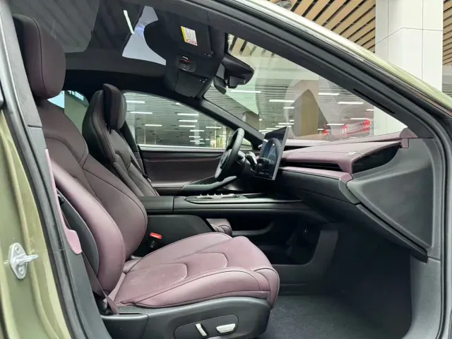 Xiaomi SU7 — Фото автомобиля 17