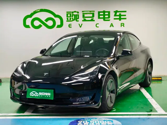Фотография автомобиля — Tesla Model 3