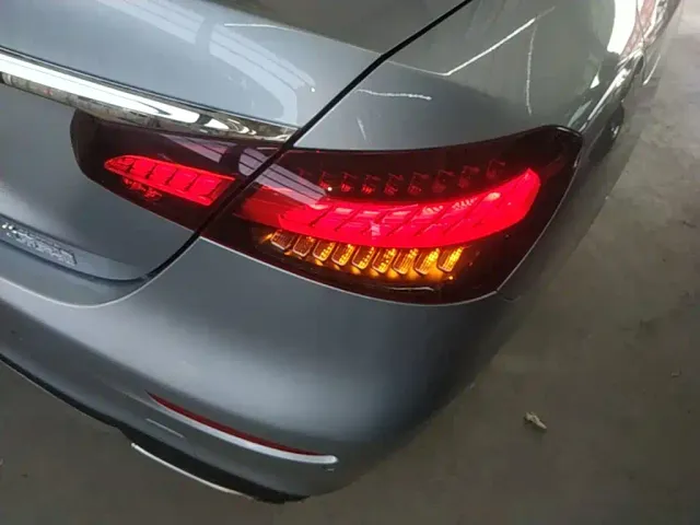 Mercedes-Benz E-Class — Фото автомобиля 7