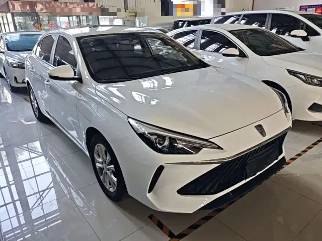 Roewe i5 — Фото автомобиля 3