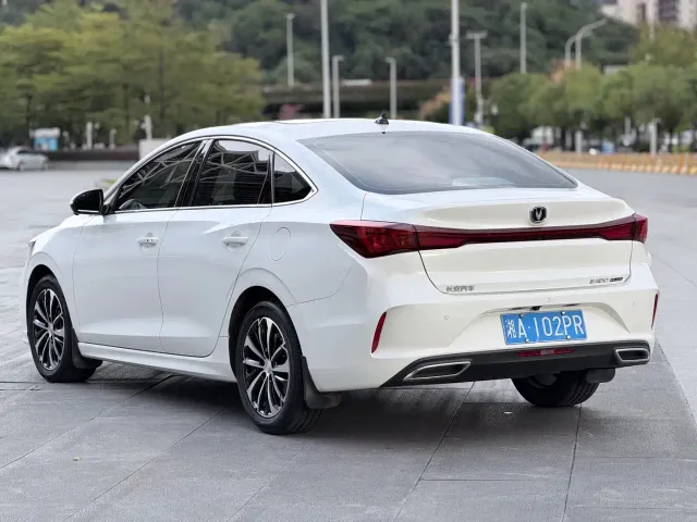 Changan Eado — Фото автомобиля 6