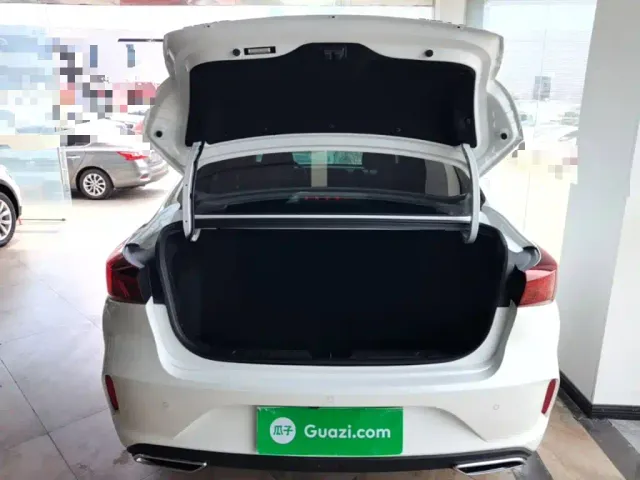Changan Eado — Фото автомобиля 18