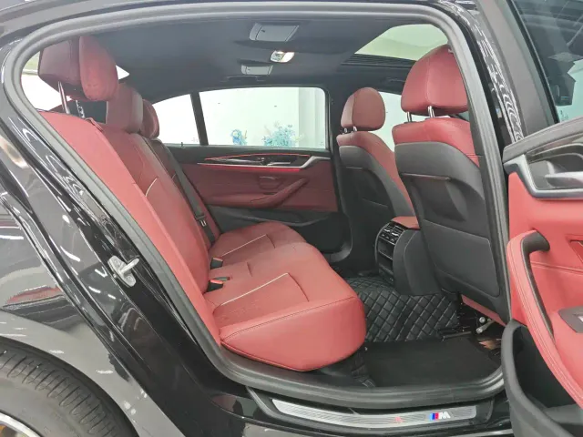 BMW 5 Series — Фото автомобиля 15