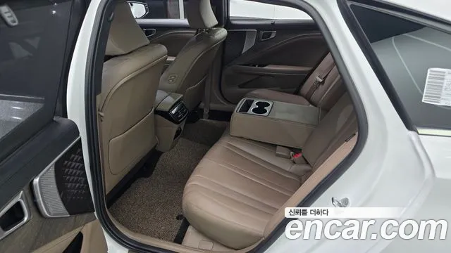 Kia K8 — Фото автомобиля 16