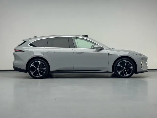 Nio ET5 Touring — Фото автомобиля 16