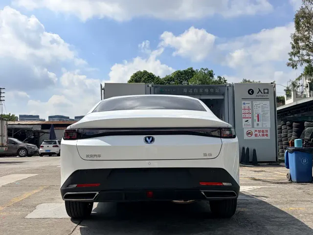 Changan Eado — Фото автомобиля 5
