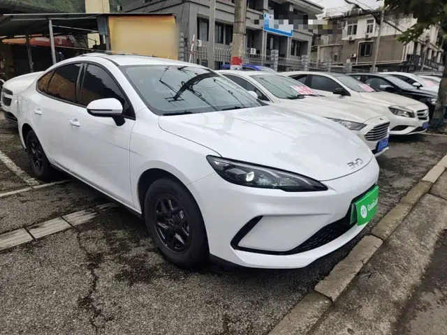 BYD Seal 05 DM-i — Фото автомобиля 3