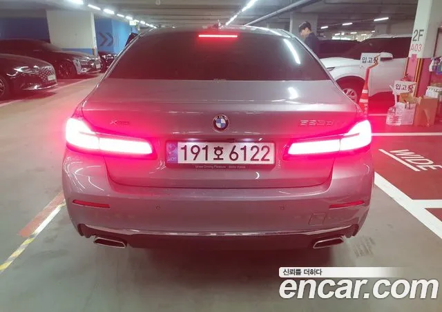 BMW 5-Series — Фото автомобиля 3