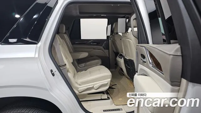 Cadillac Escalade Escalade 5 поколение — Фото автомобиля 11