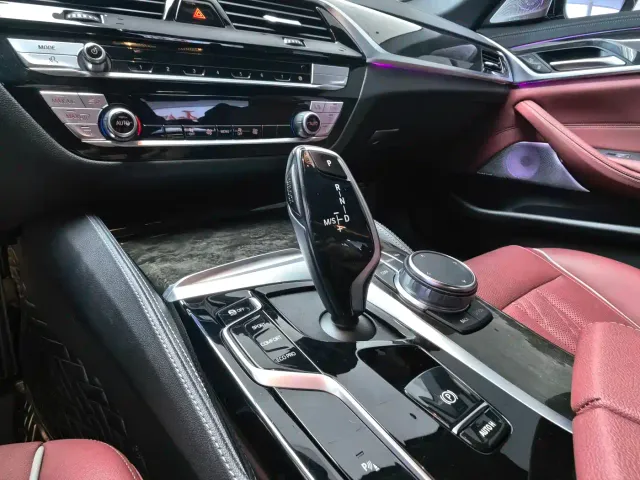 BMW 5 Series — Фото автомобиля 4