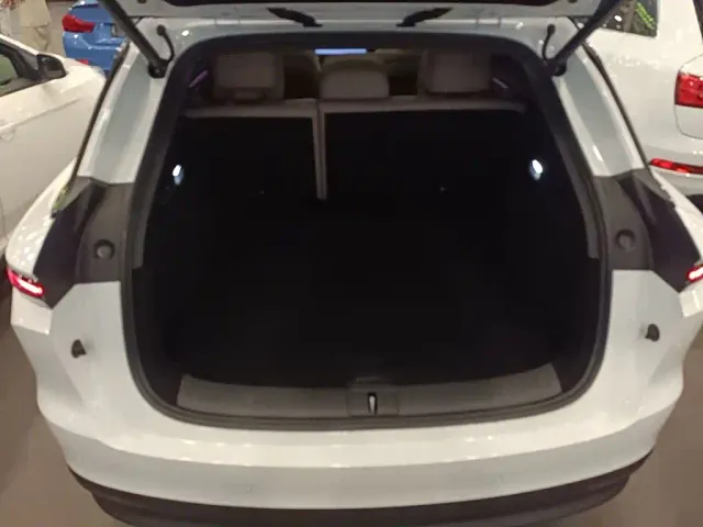 Li Auto i6 — Фото автомобиля 18