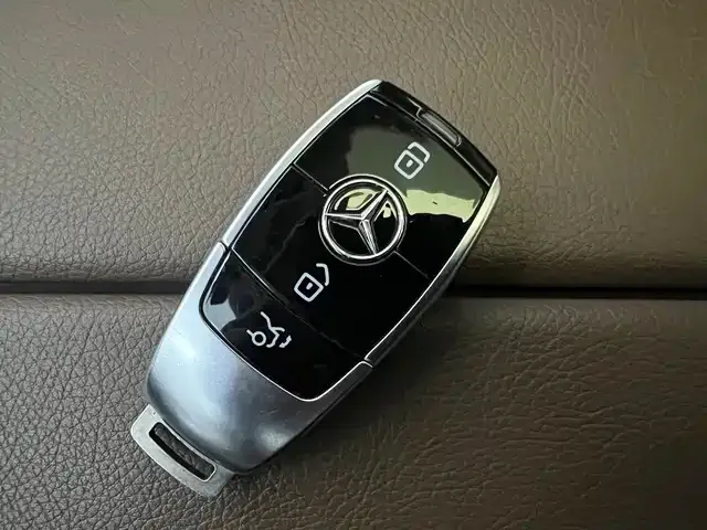 Mercedes-Benz E-Class — Фото автомобиля 13