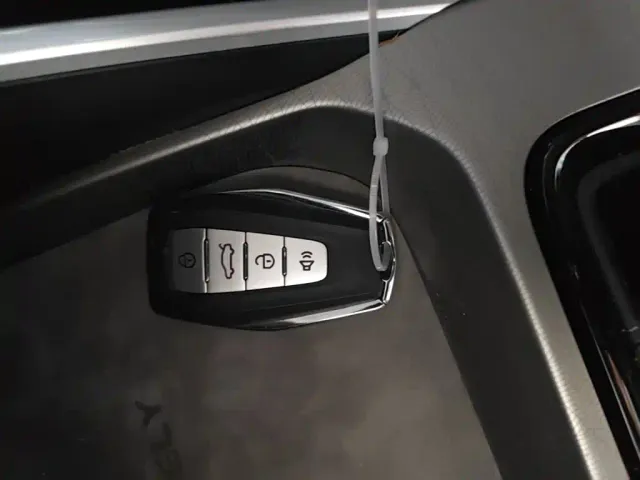 Geely Emgrand — Фото автомобиля 8