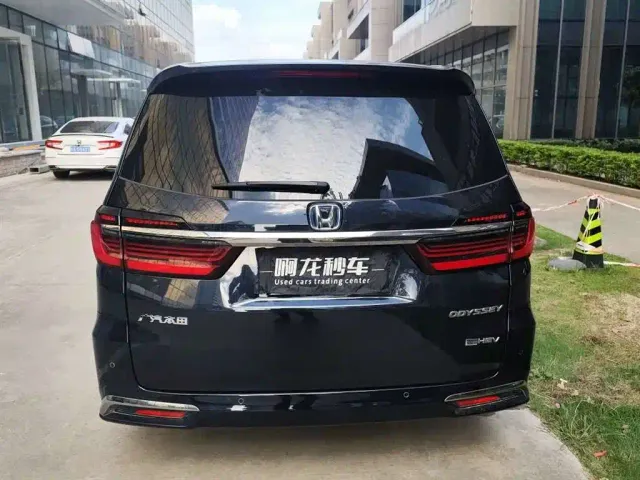 Honda Odyssey — Фото автомобиля 9