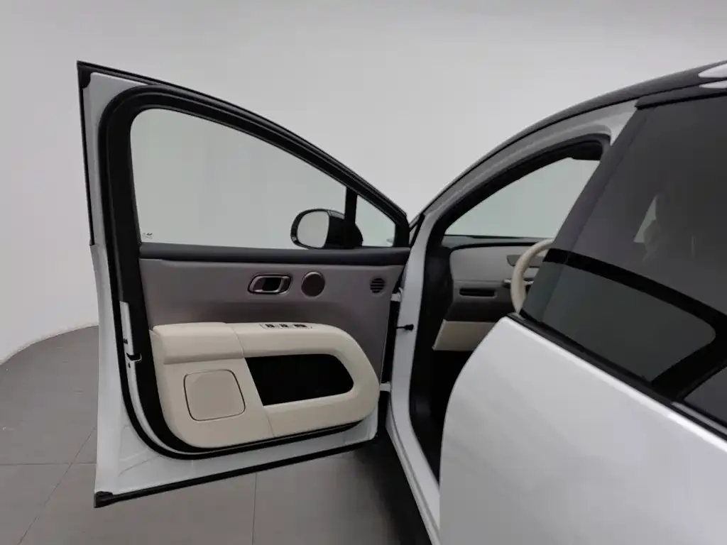 Li Auto Li Auto i6 2025 4WD Base Model — Фото автомобиля 8