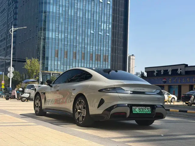 Xiaomi SU7 — Фото автомобиля 9