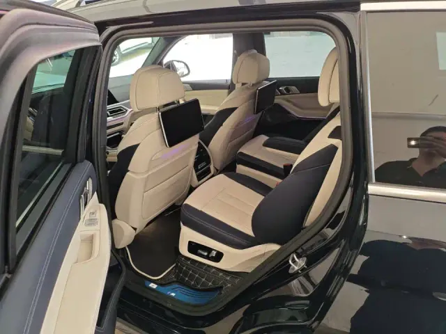 BMW X7 — Фото автомобиля 12