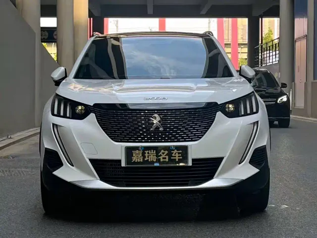 Peugeot 2008 — Фото автомобиля 2