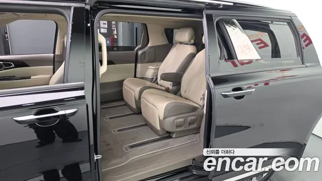Kia Carnival Generation 4 — Фото автомобиля 11