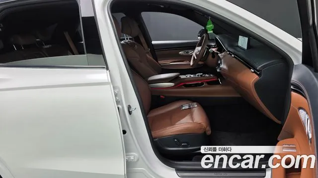 Genesis GV70 — Фото автомобиля 16