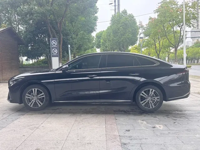 Geely Emgrand — Фото автомобиля 4