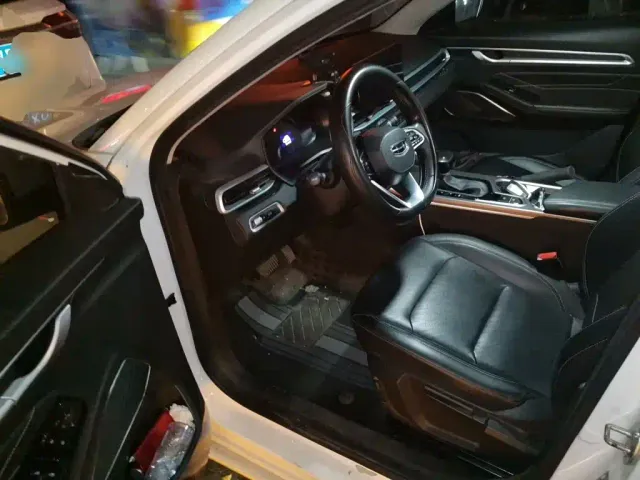 Geely Emgrand — Фото автомобиля 12