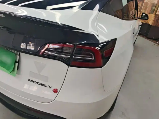 Tesla Model Y — Фото автомобиля 7