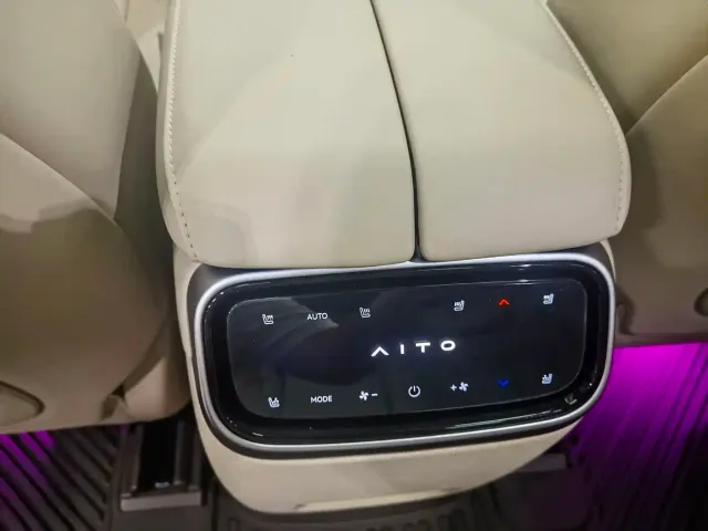 Aito M7 — Фото автомобиля 16