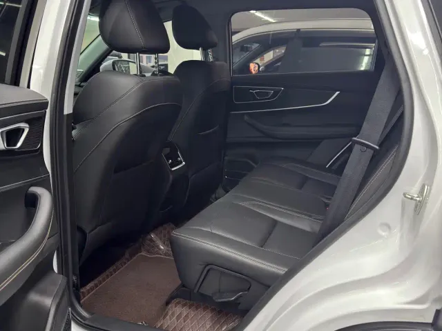 Chery Tiggo 8 — Фото автомобиля 7