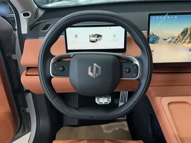 Leapmotor C10 — Фото автомобиля 7