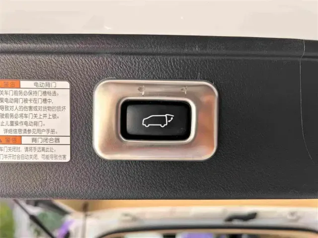 Toyota Alphard — Фото автомобиля 26