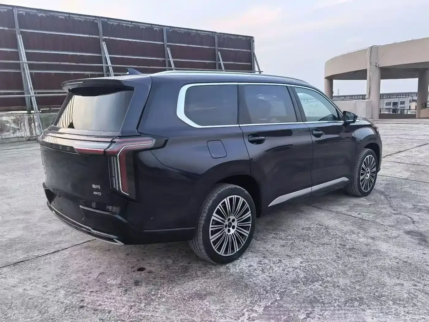 Exeed Exeed Landmark C-DM 2025 180 Ultra Long Range AWD (6-Seater) — Фото автомобиля 3