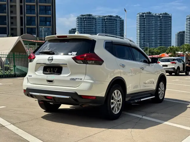 Nissan X-Trail — Фото автомобиля 7