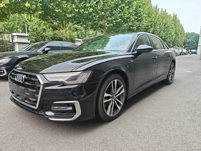 Фотография автомобиля — Audi A6L