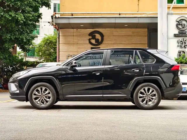 Toyota Wildlander — Фото автомобиля 7