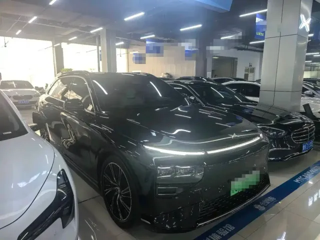 Xpeng G9 — Фото автомобиля 3