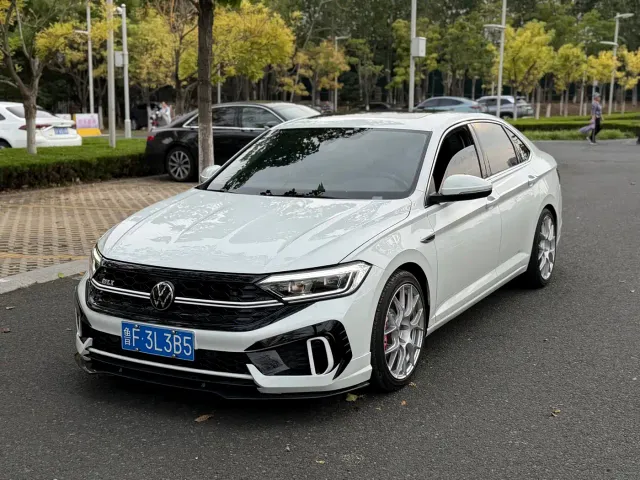 Фотография автомобиля — Volkswagen Sagitar