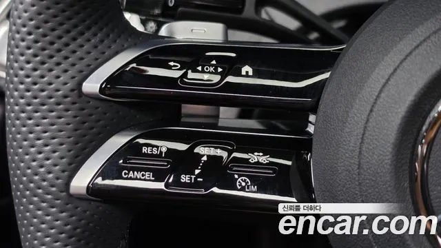 Mercedes-Benz E-Class — Фото автомобиля 20