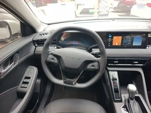 Roewe i5 — Фото автомобиля 10