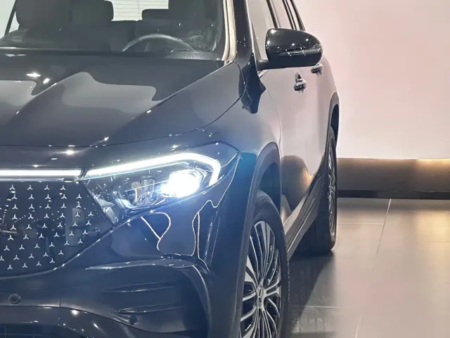 Mercedes-Benz EQB — Фото автомобиля 13