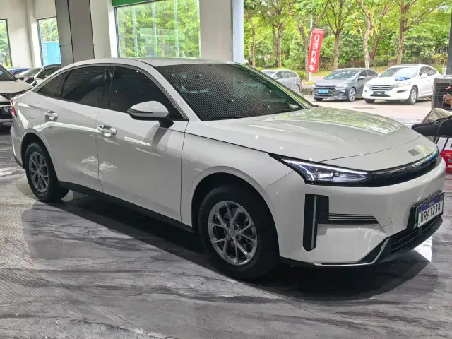 Geely Galaxy L6 — Фото автомобиля 3