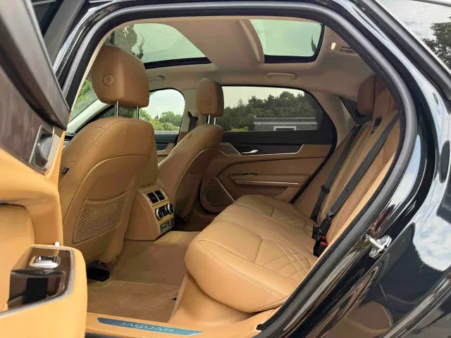 Jaguar Jaguar XFL 2022 XFL 2.0T P250 2WD Premium Luxury — Фото автомобиля 4