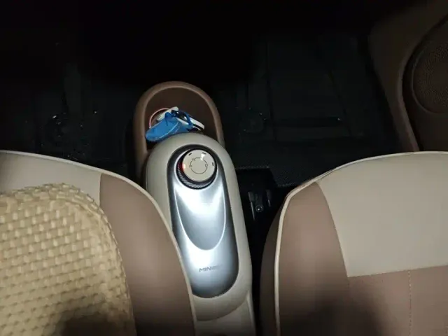 Wuling Hongguang Mini EV — Фото автомобиля 10