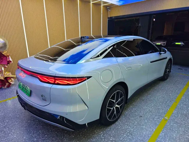 BYD Han L — Фото автомобиля 16