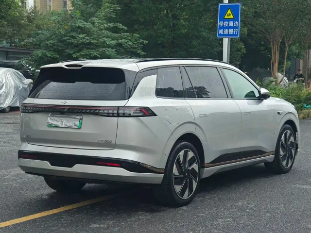 Dongfeng eπ 008 — Фото автомобиля 7