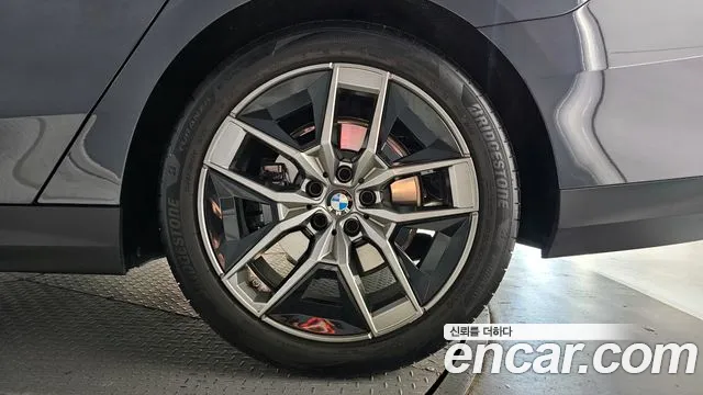 BMW 5-Series 5 серия (G60) — Фото автомобиля 21