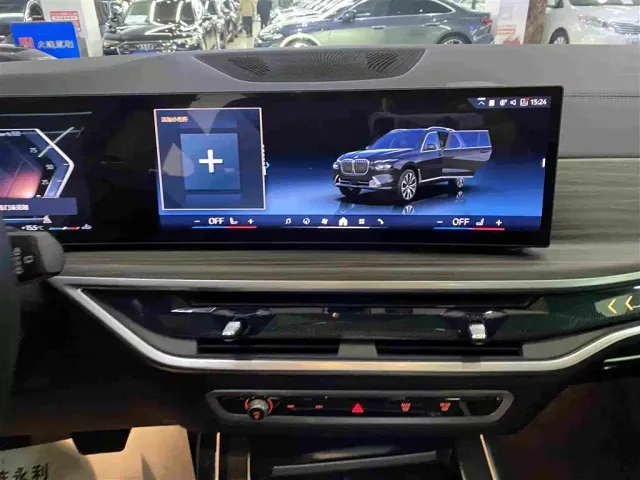BMW X7 — Фото автомобиля 10