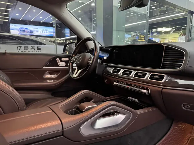 Mercedes-Benz GLE-Class — Фото автомобиля 10