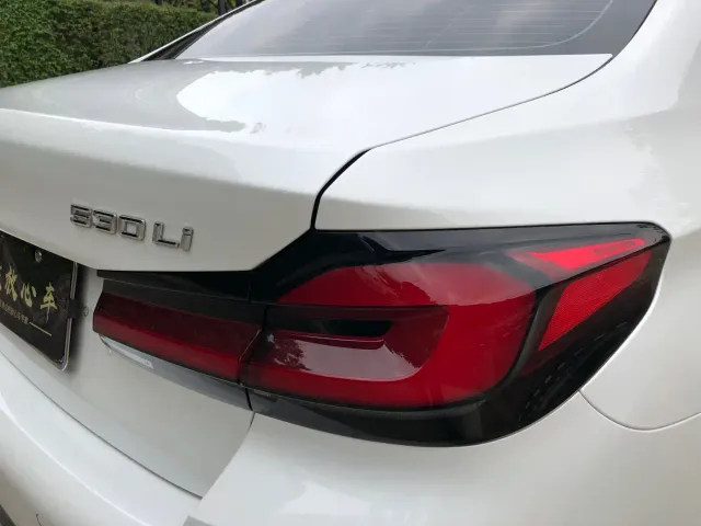BMW 5 Series — Фото автомобиля 24