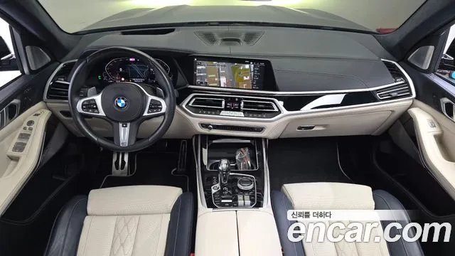 BMW X7 xDrive 40i M Sport Онлайн Exclusive Edition 6 мест — Фото автомобиля 10